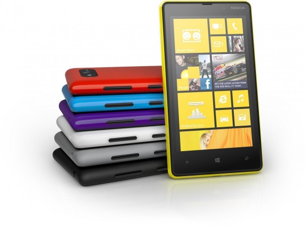Nokia Lumia 820 Resimleri